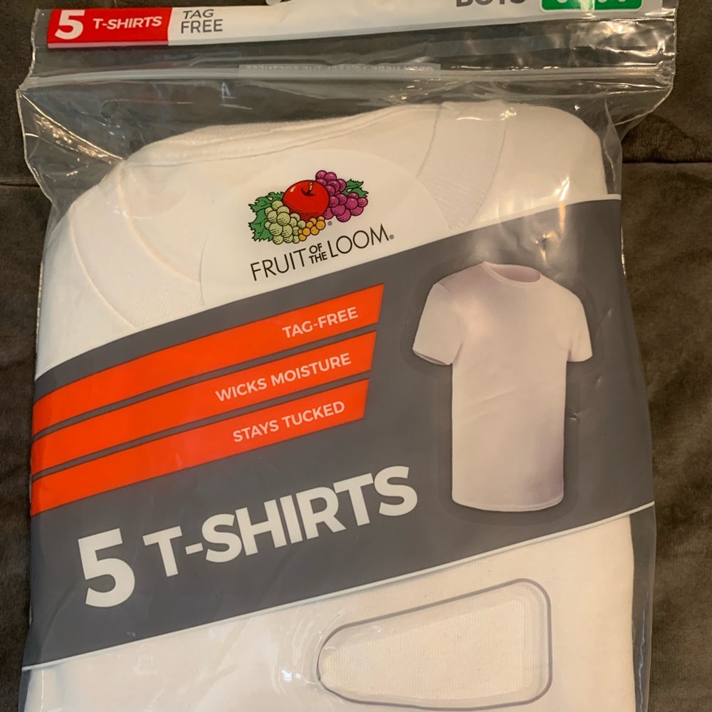 5 fruit of the loom. Boys white T-shirts s